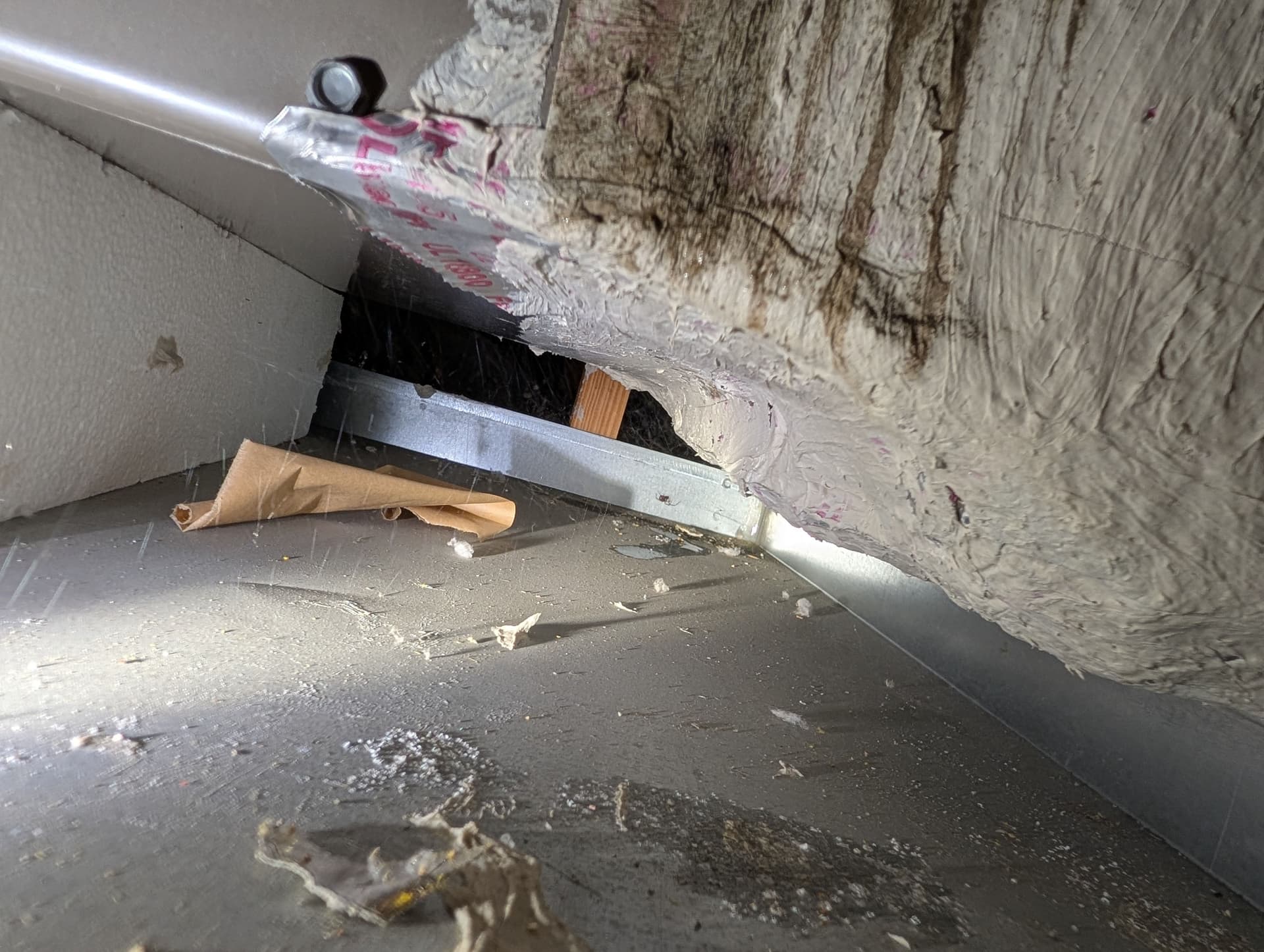 Gallery photos for Loose AC Seams Are Quietly Wrecking Your System: Image #1
