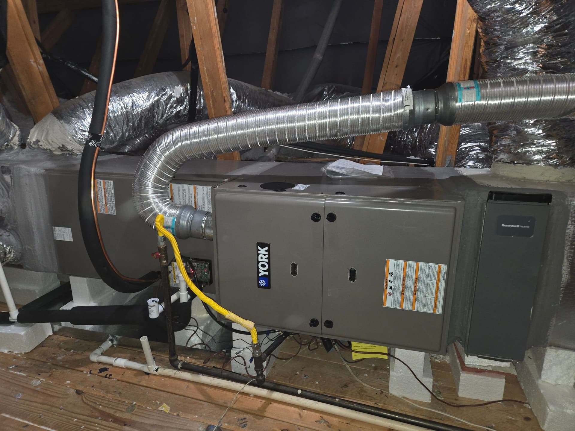 Gallery photos for Stay Comfortable Year-Round with Our Dual Fuel Gas Furnace: Image #2