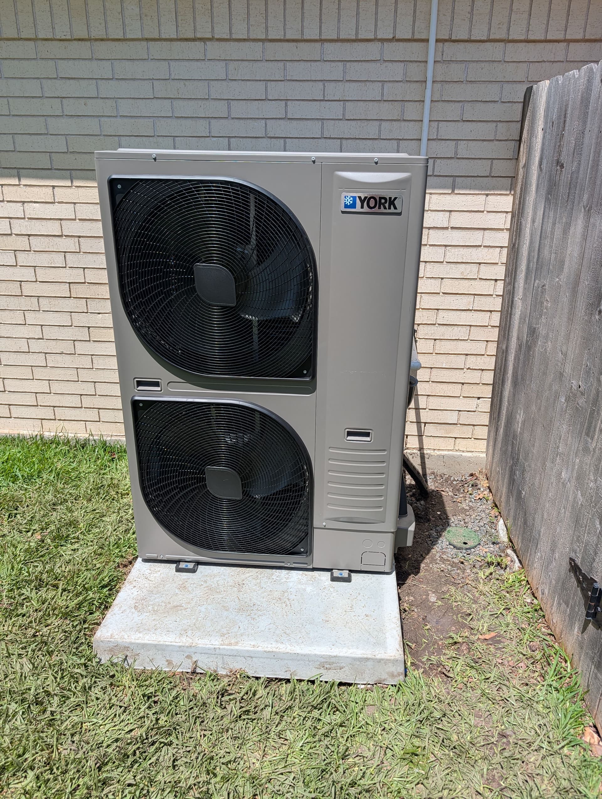 New York Heat Pump System Installed and Ready for Summer