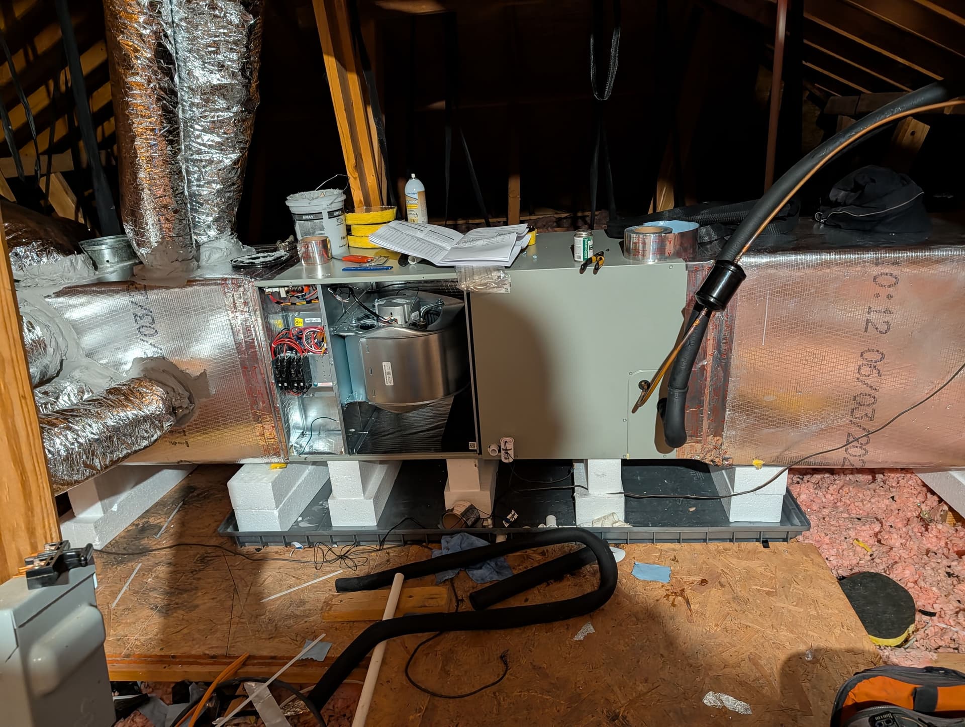 Gallery photos for Enhancing Comfort with New Heat Pump and Ductwork Installation: Image #2