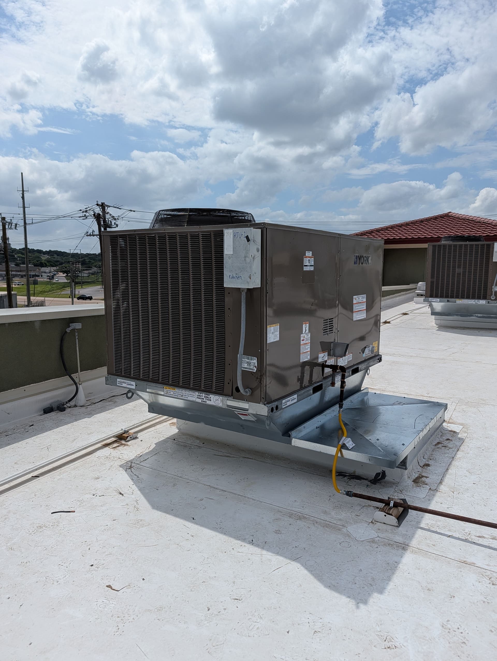 Gallery photos for Old Rooftop Unit Swapped Out for a Reliable York RTU: Image #2