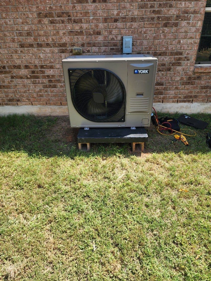 Maximize Comfort with New York Heat Pump image