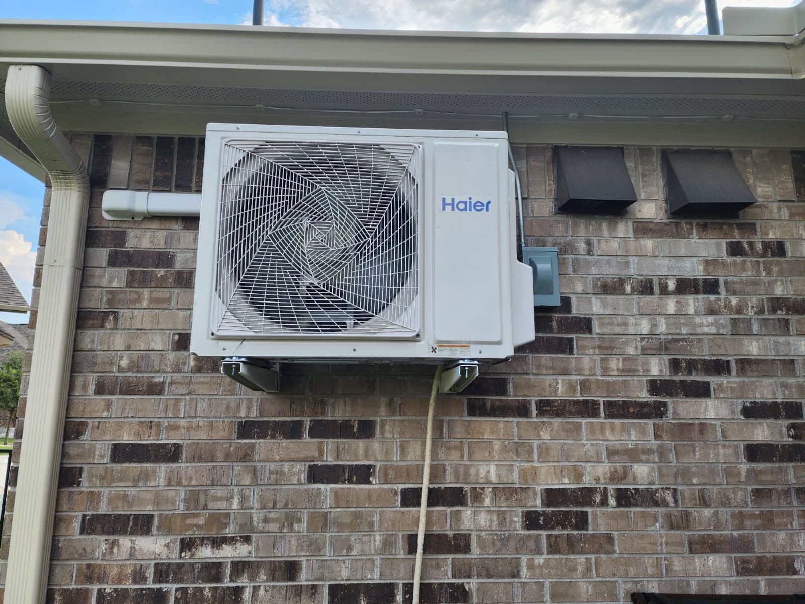 Gallery photos for Efficient Ductless System for Cool Garages: Image #1
