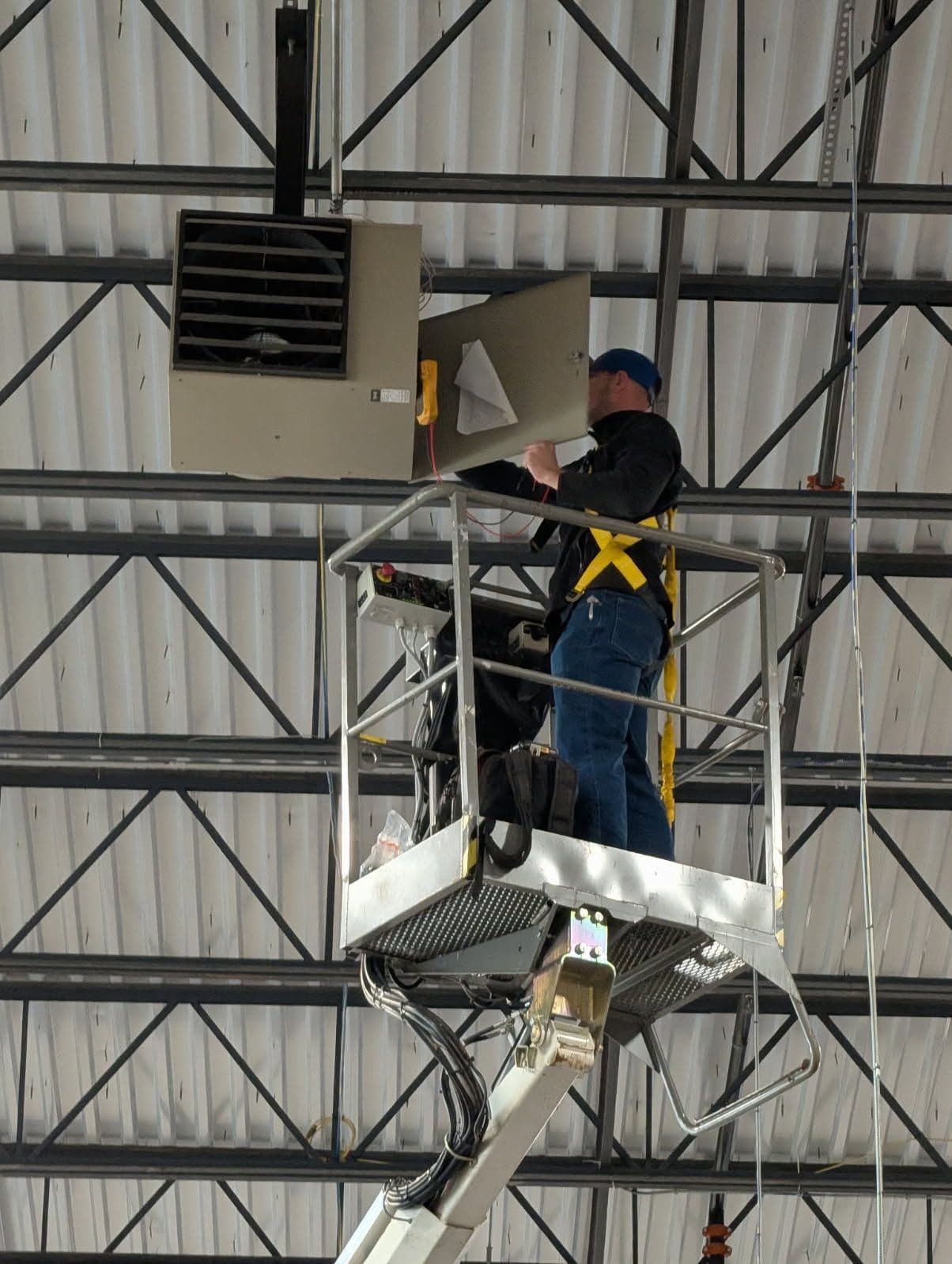 Gallery photos for Warehouse Heating Maintenance in Action: Image #3